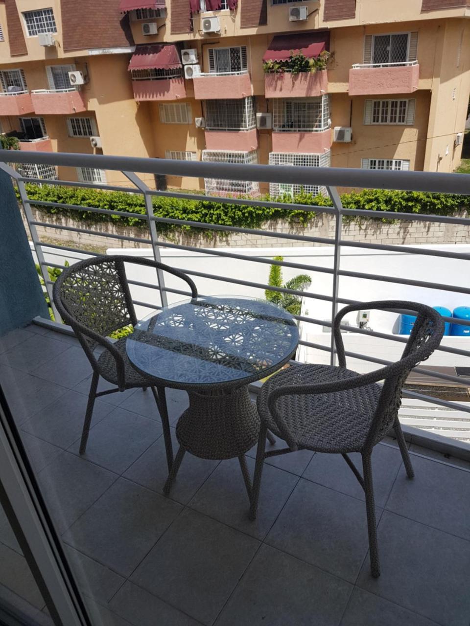 New Kingston Luxurious Secure Condo Экстерьер фото